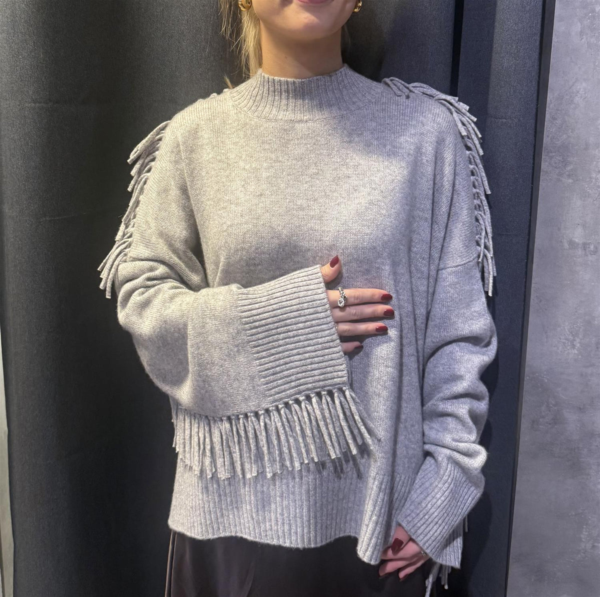 Boxy O -neck fringes
