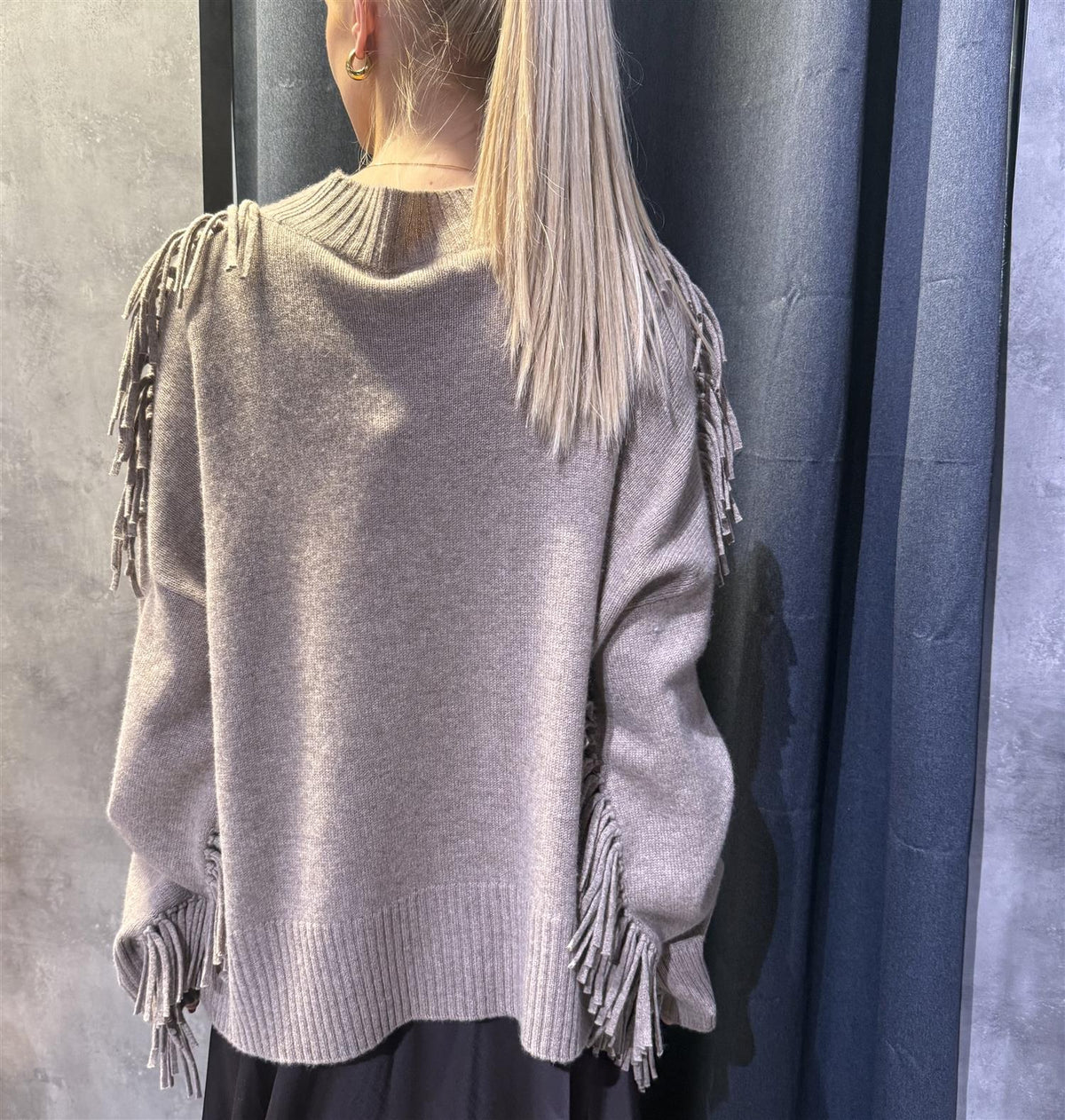 Boxy O -neck fringes