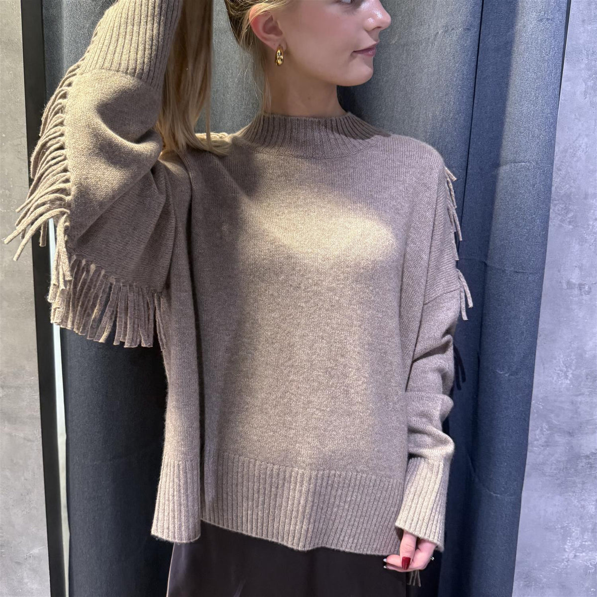 Boxy O -neck fringes