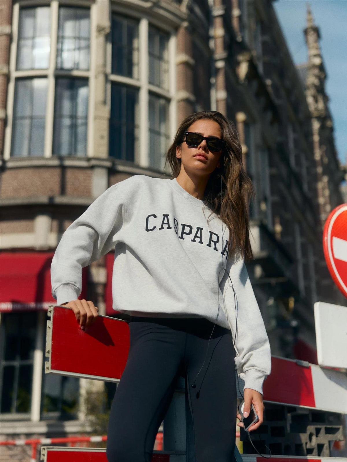 W ALL STAR CREWNECK